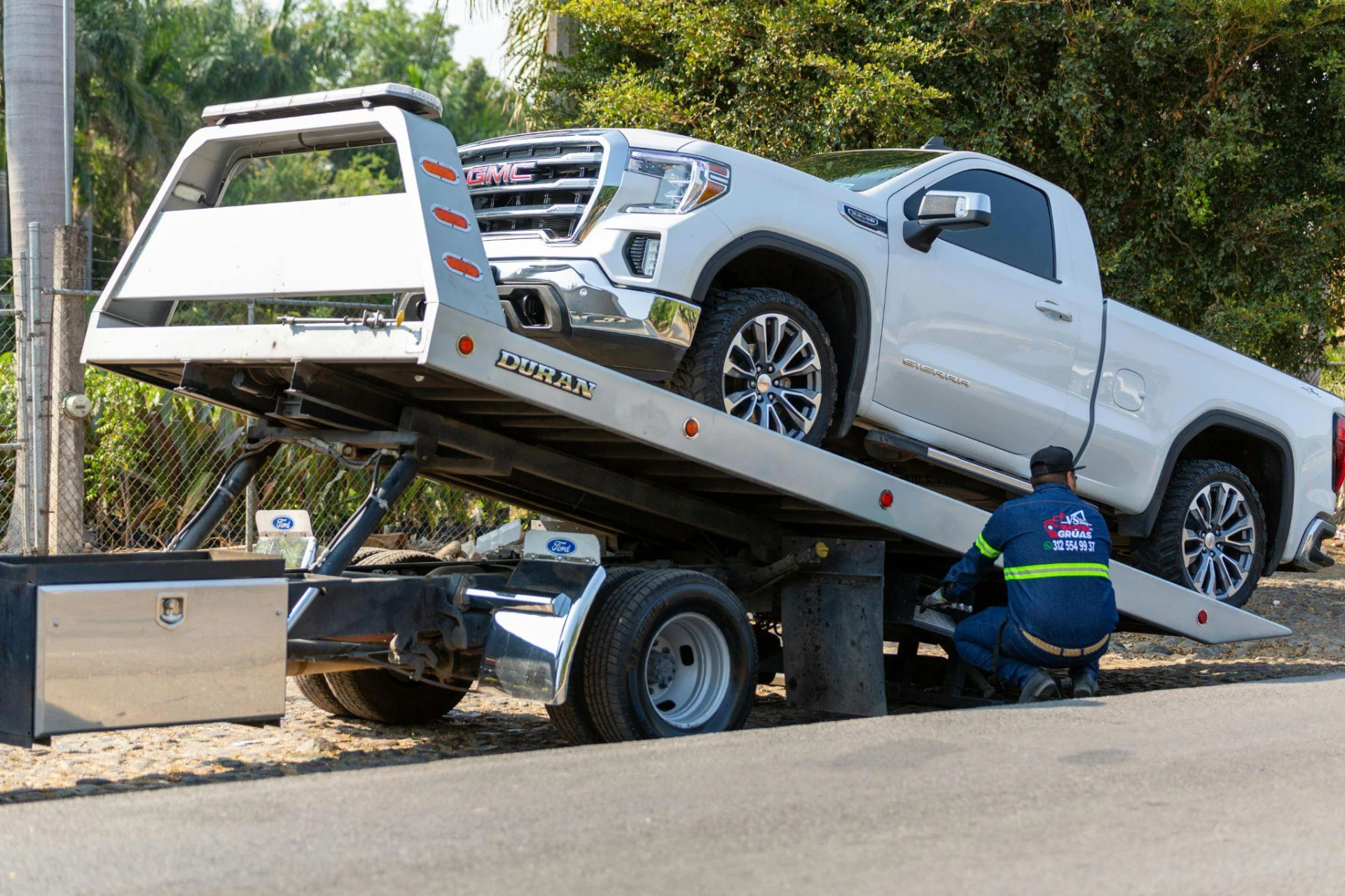 Emergency Towing Situations Every Driver Should Be Prepared For