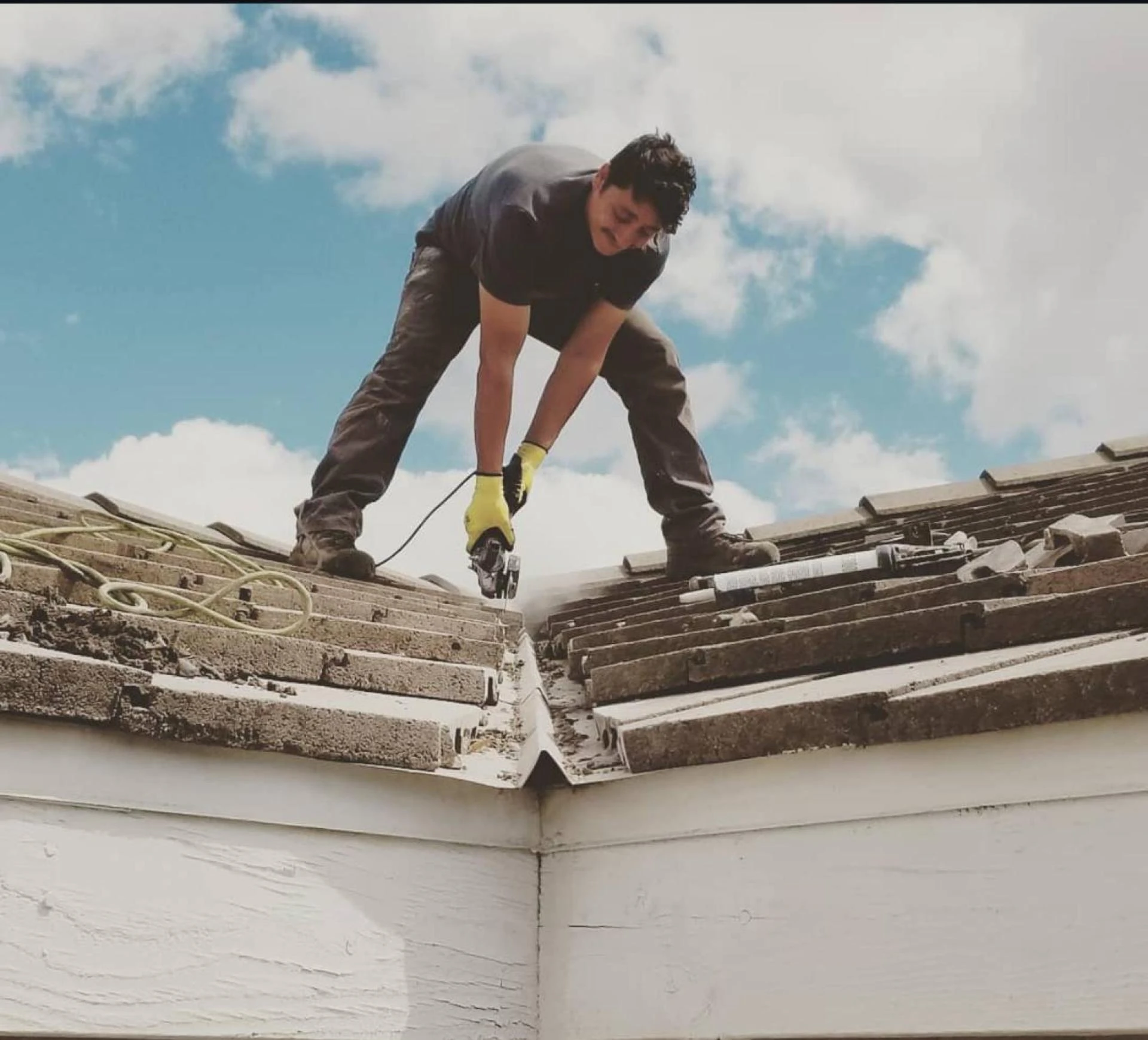 Why Should You Hire A Professional Roof Leak Repair Company In CA?