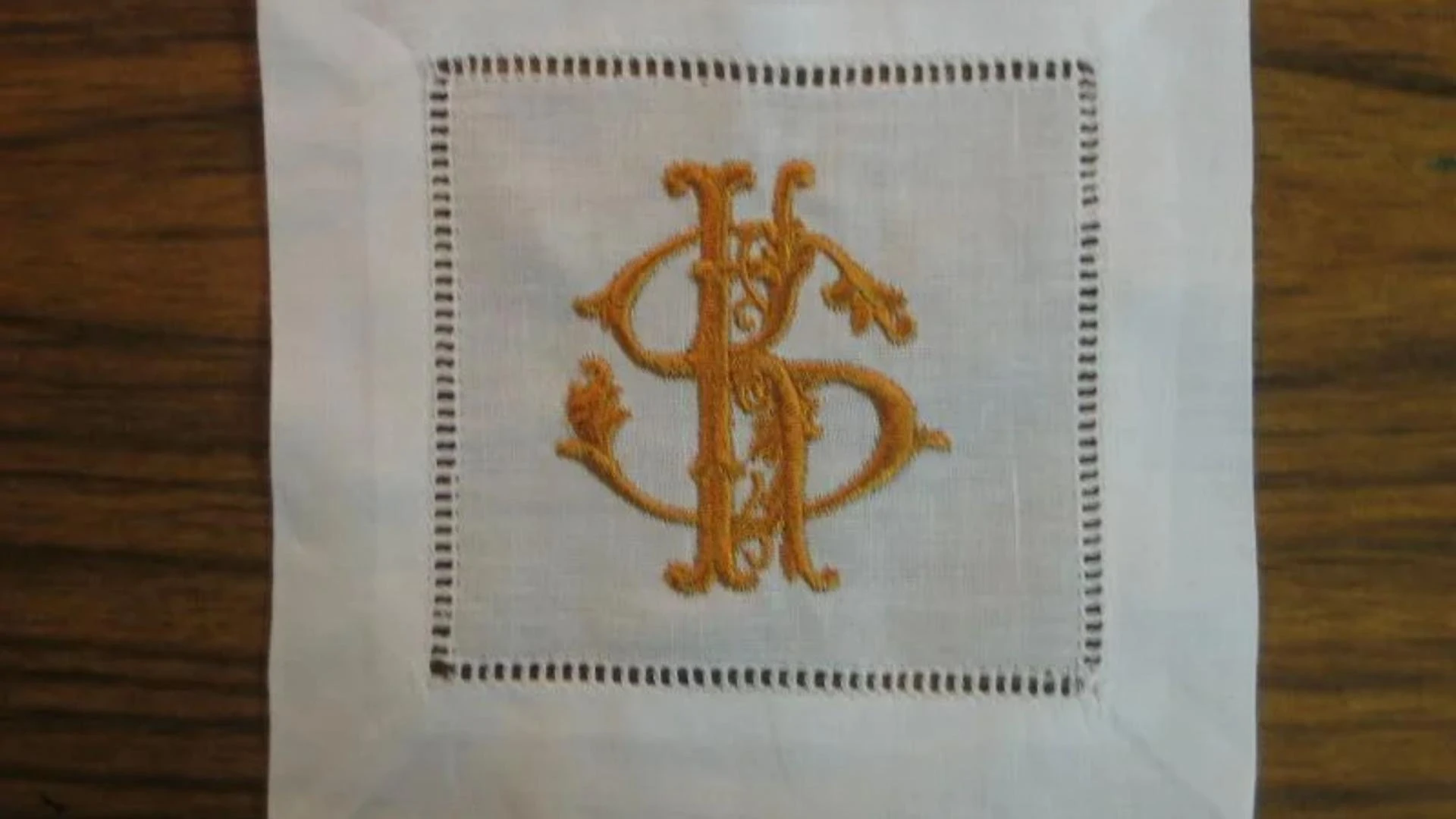 Wedding Handkerchief Etiquette: Who Gives What and When