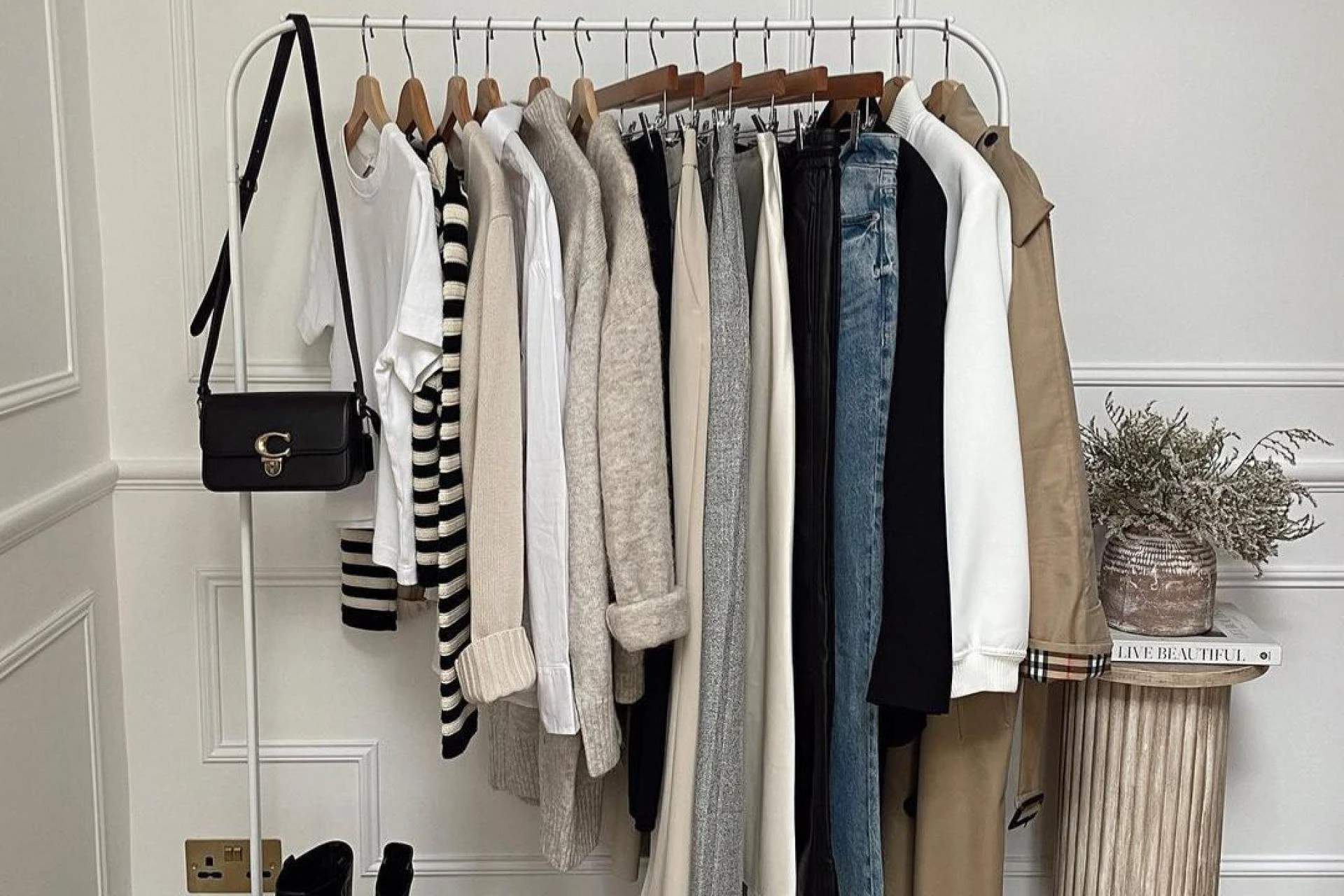 How to Build a Minimalist Wardrobe for Women