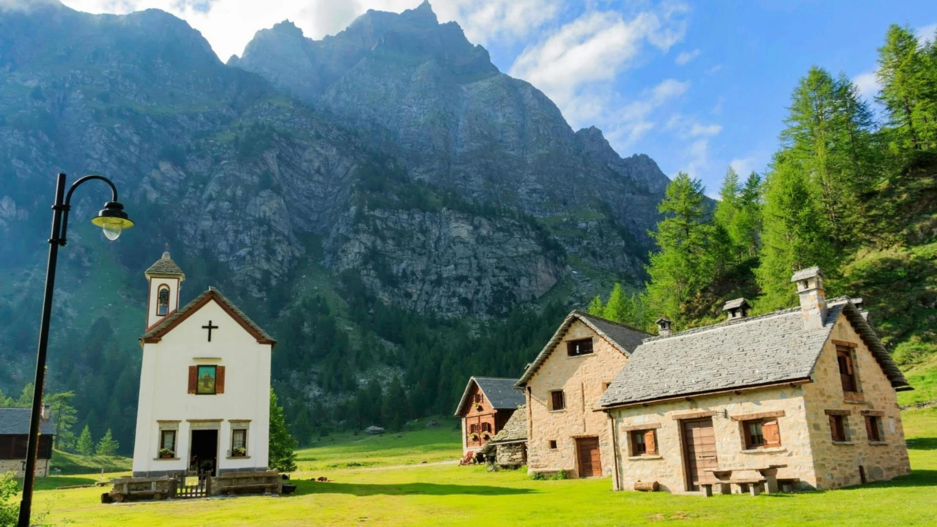 Direct Booking for Short Term Rentals: Boost Your Revenue Today