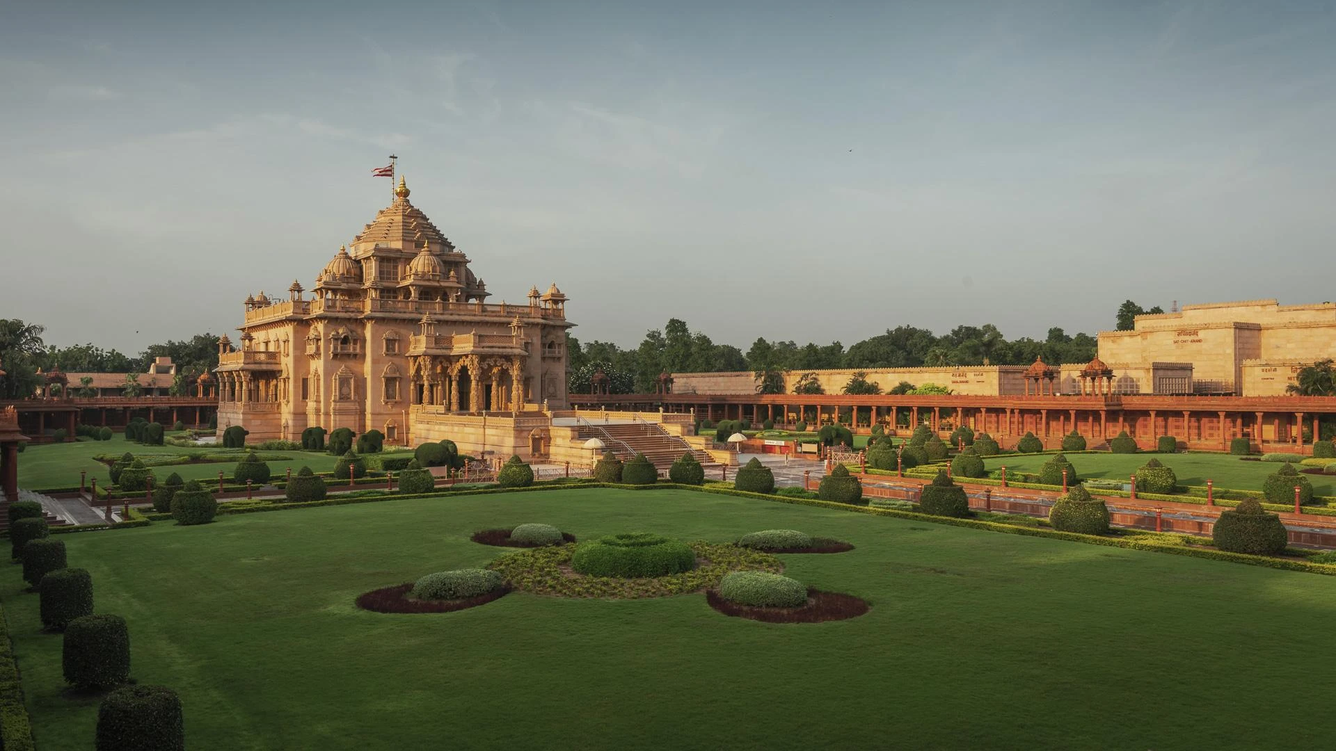A Dreamy 2-Day Trip to Gandhinagar: Itinerary for Couples