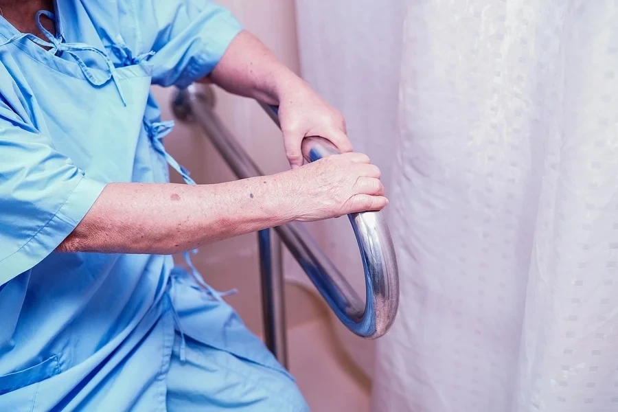 Why Proper Grab Bar Installation Can Protect Seniors from Serious Injuries