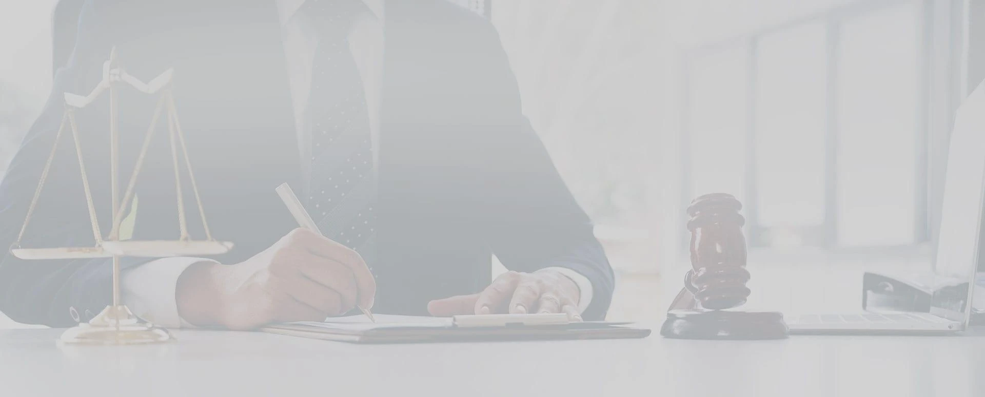 Navigating the Stakes: Common Mistakes to Avoid When Hiring a Criminal Lawyer