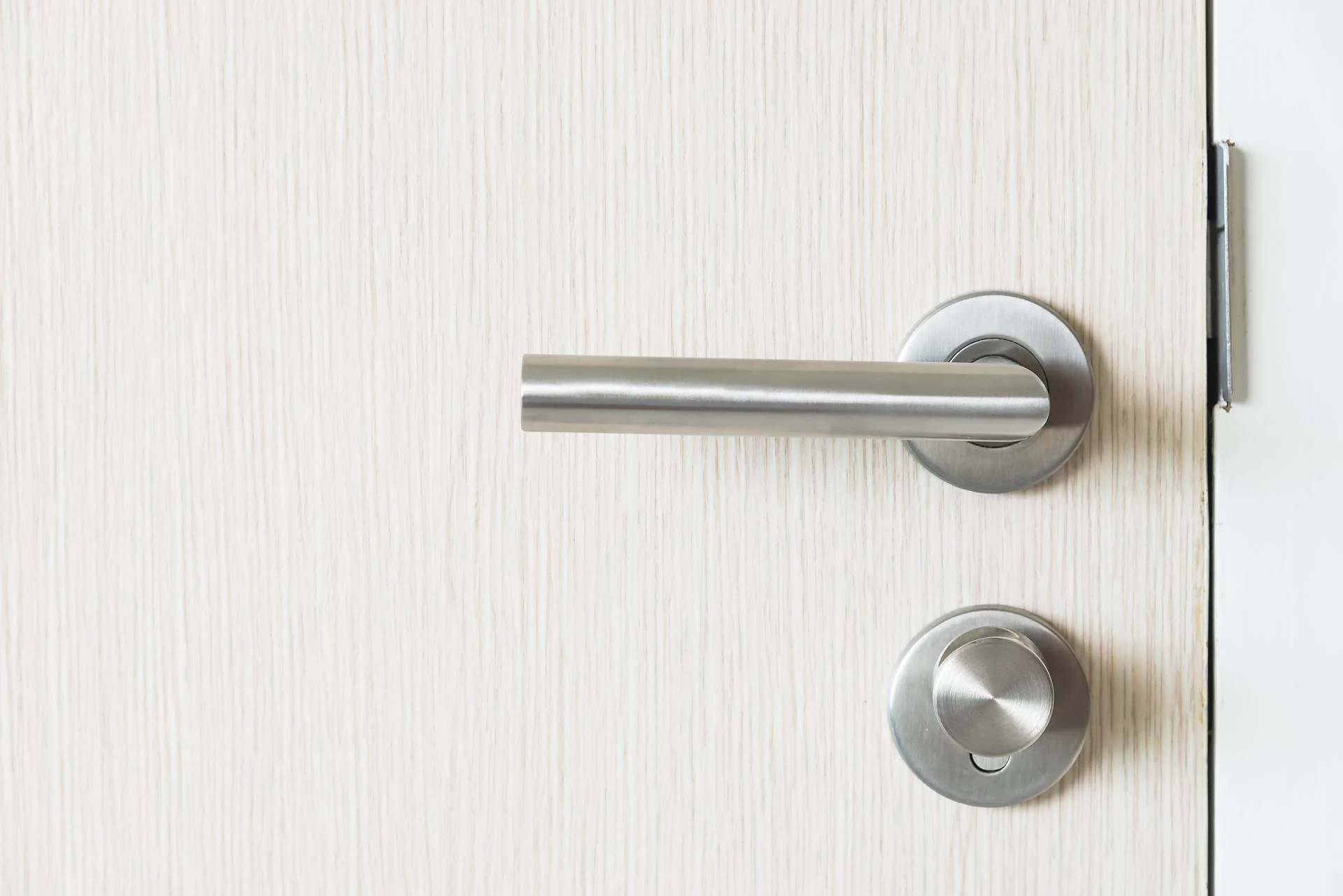 Best Door Hardware Suppliers in Oman for Bulk & Commercial Projects