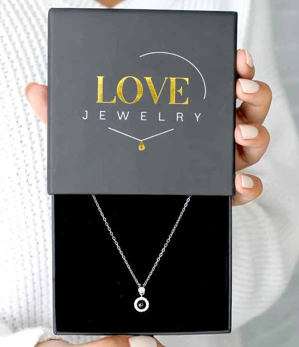 The Elegance of Custom Bracelets for Women as Mother’s Day Gifts