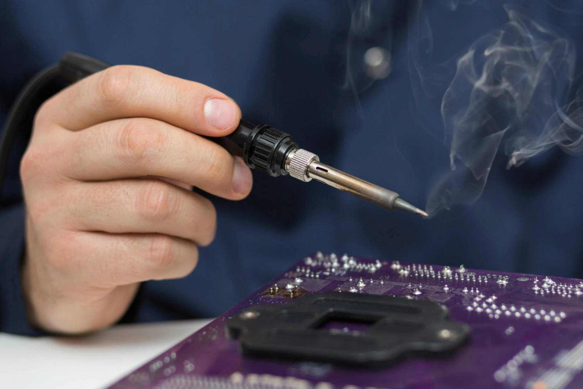 Choosing the Right Tools for Precision Electronics Manufacturing