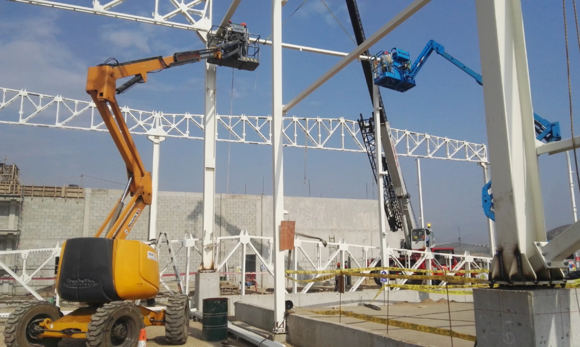 Makcon: Driving Efficiency with Manlift and Rental Solutions in Saudi Arabia 🚧