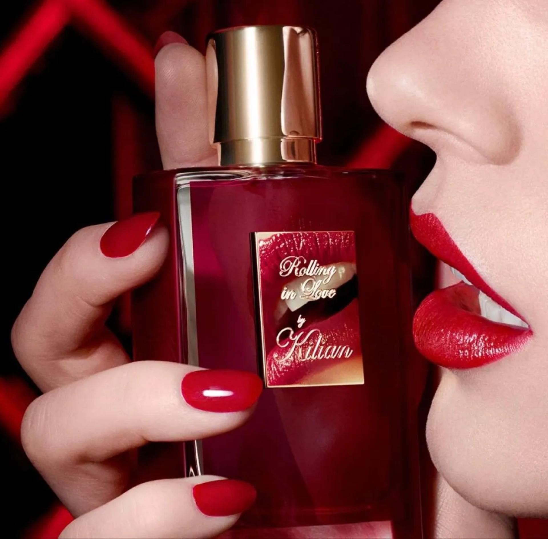 Understanding Perfume Notes and How They Shape the Entire Fragrance Experience