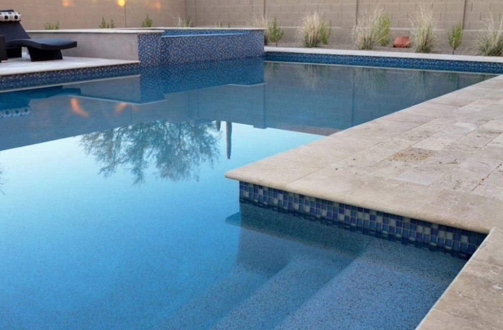 Best Pool Edge Tile Designs for a Luxurious Backyard Pool