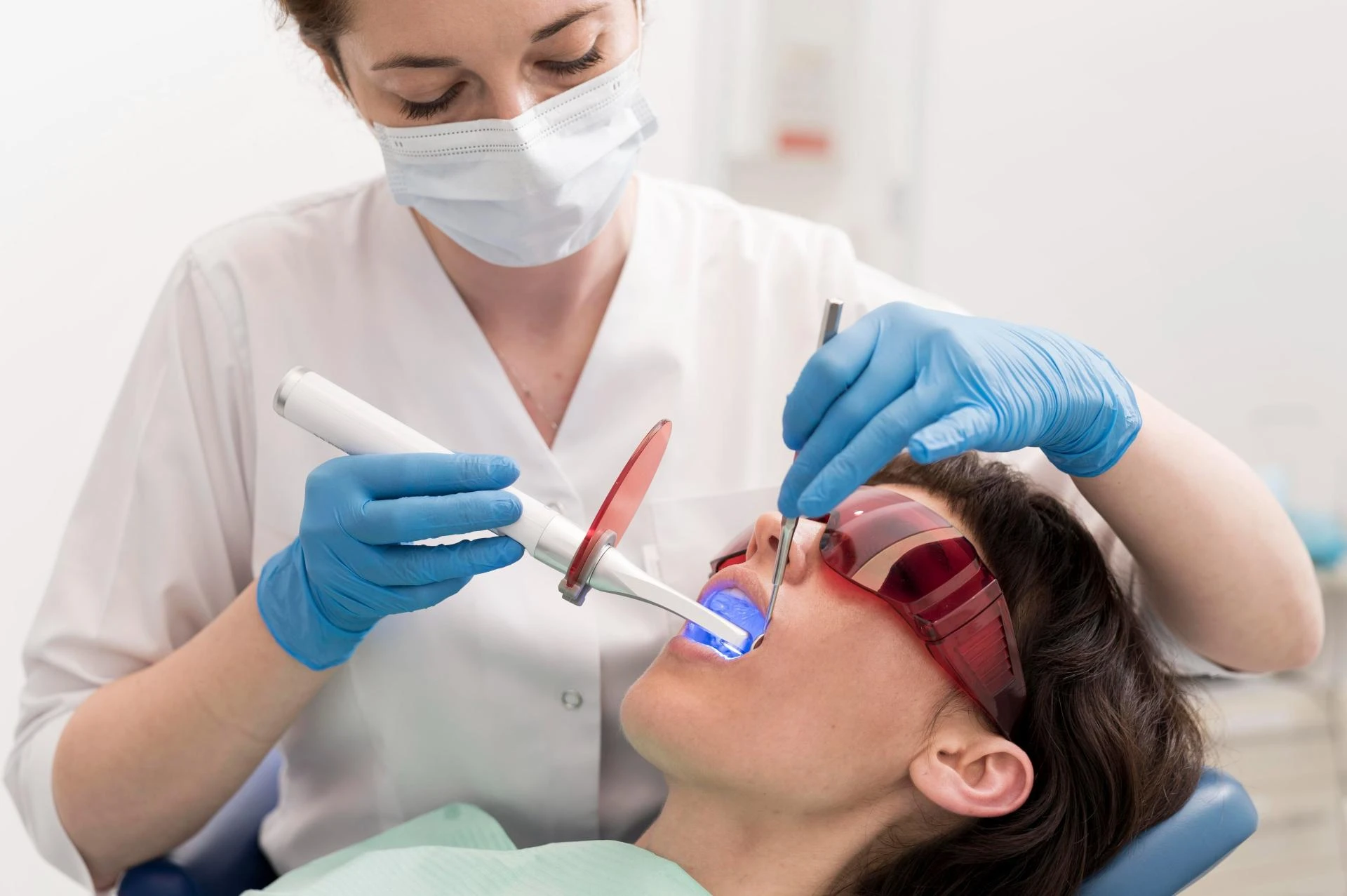 7 Things You Must Know Before Getting Laser Teeth Whitening