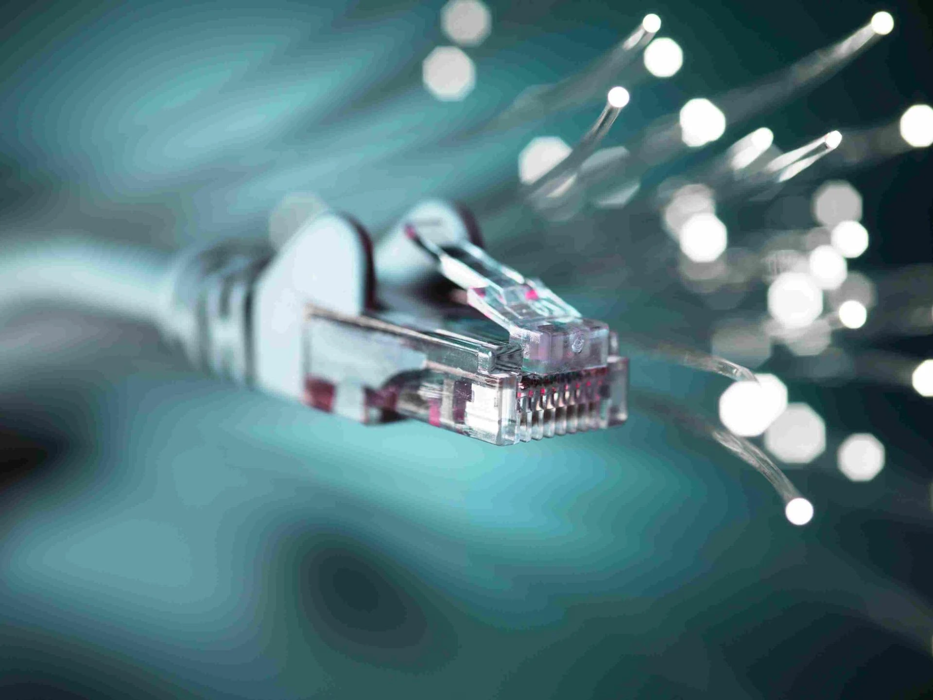 Benefits of Optic Fibre Internet for Modern Canadian Companies