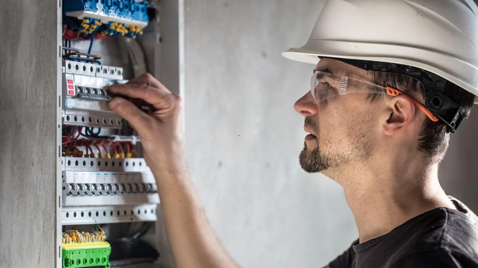 Why Choosing the Right Electrical Contractor Matters More Than You Think