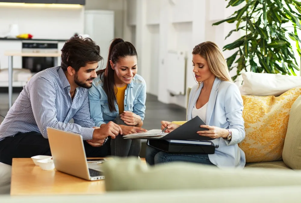 What Services Does a Litigation Lawyer Toronto Offer?
