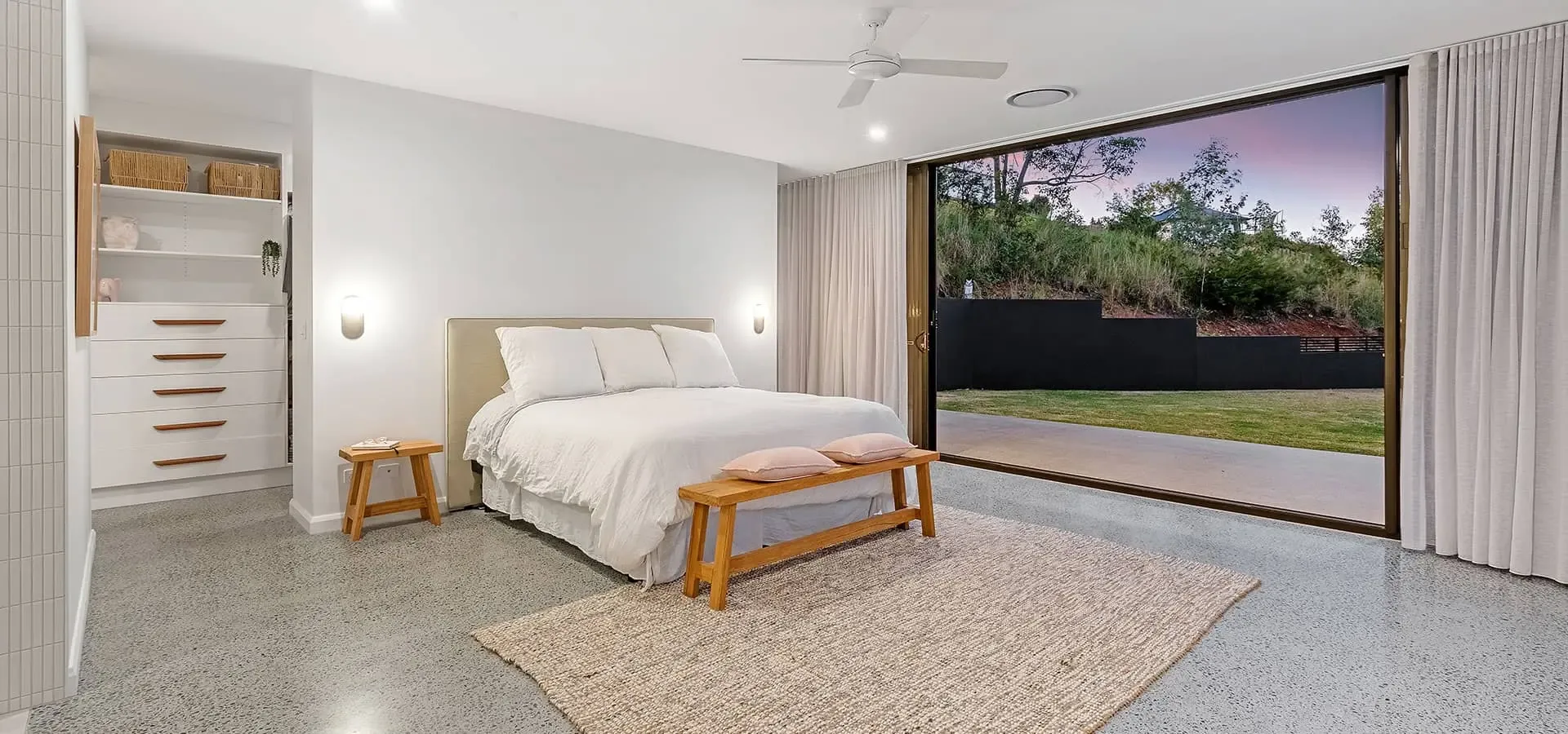 The Ultimate Guide to Commercial Flake Flooring Solutions