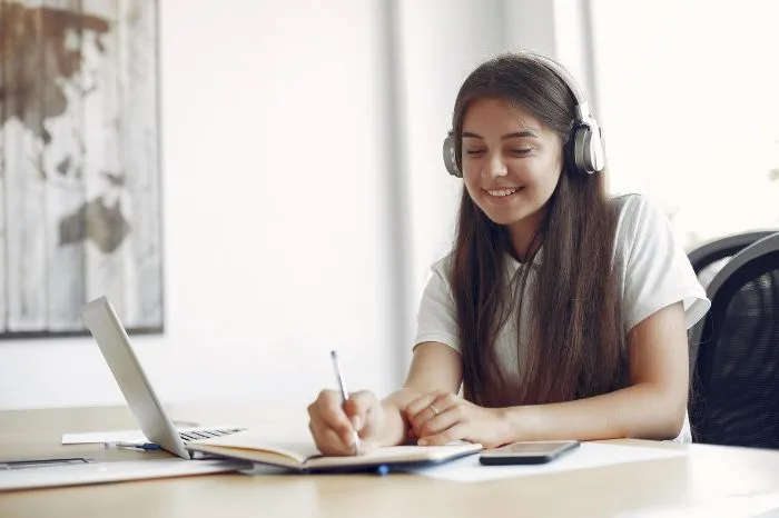 Online Courses with Industry-Relevant Upskill Courses for Career Growth