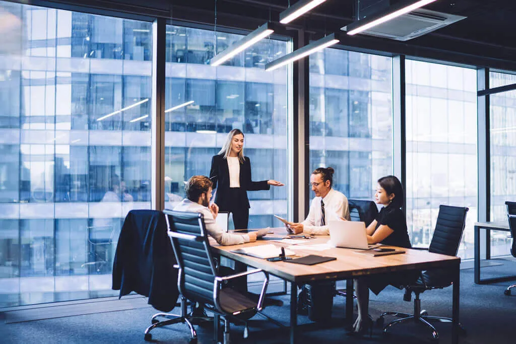 Choosing the Right Corporate Training Solutions for Enterprise Organizations