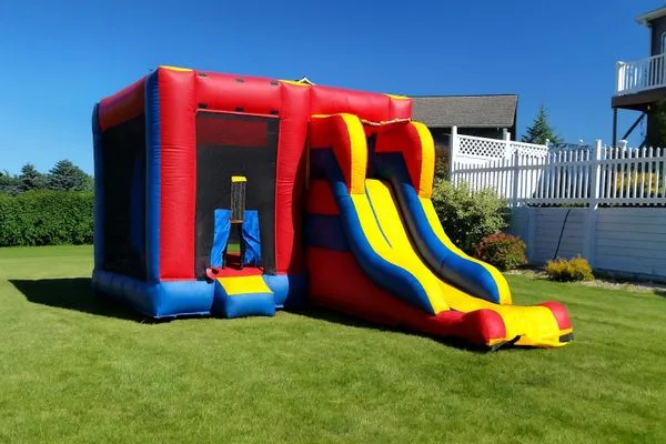 A Rental Operator's Guide to Buying a Commercial Inflatable Obstacle Course in the USA