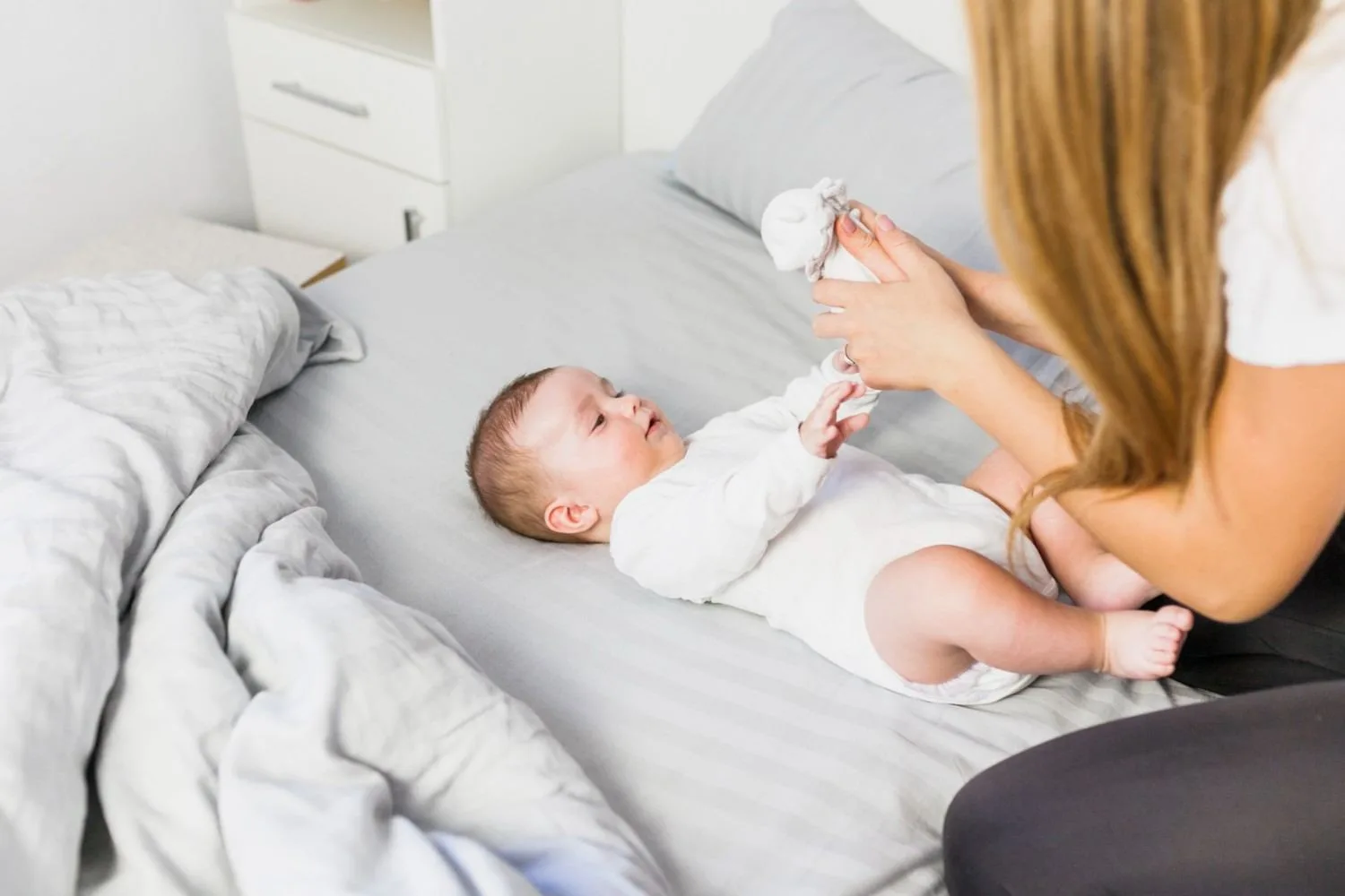 Cloth vs. Disposable: Which Breathable Diapers Win for Sensitive Skin?