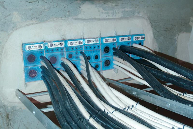 roxtecindustrialinstallpic3.jpg