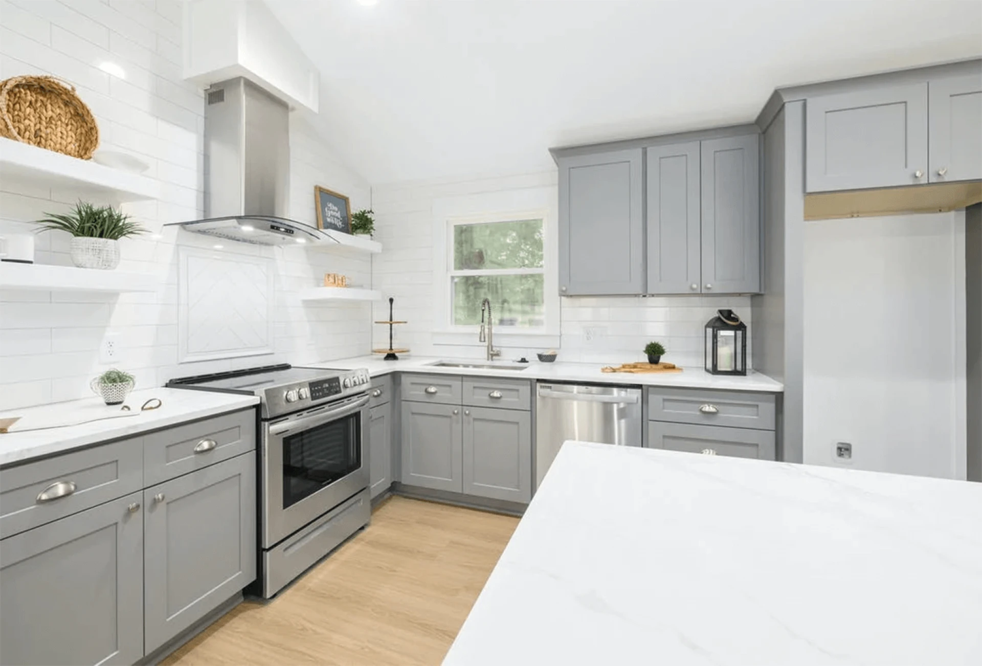 Peninsula Kitchen; Will It Suit Your Perfect Kitchen?