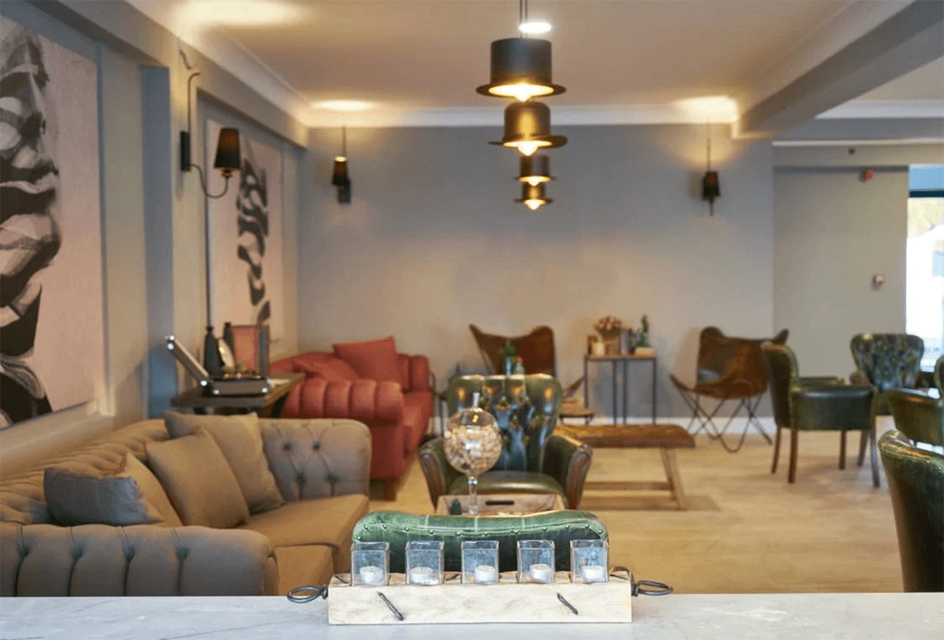 Establish the tone of pendant light