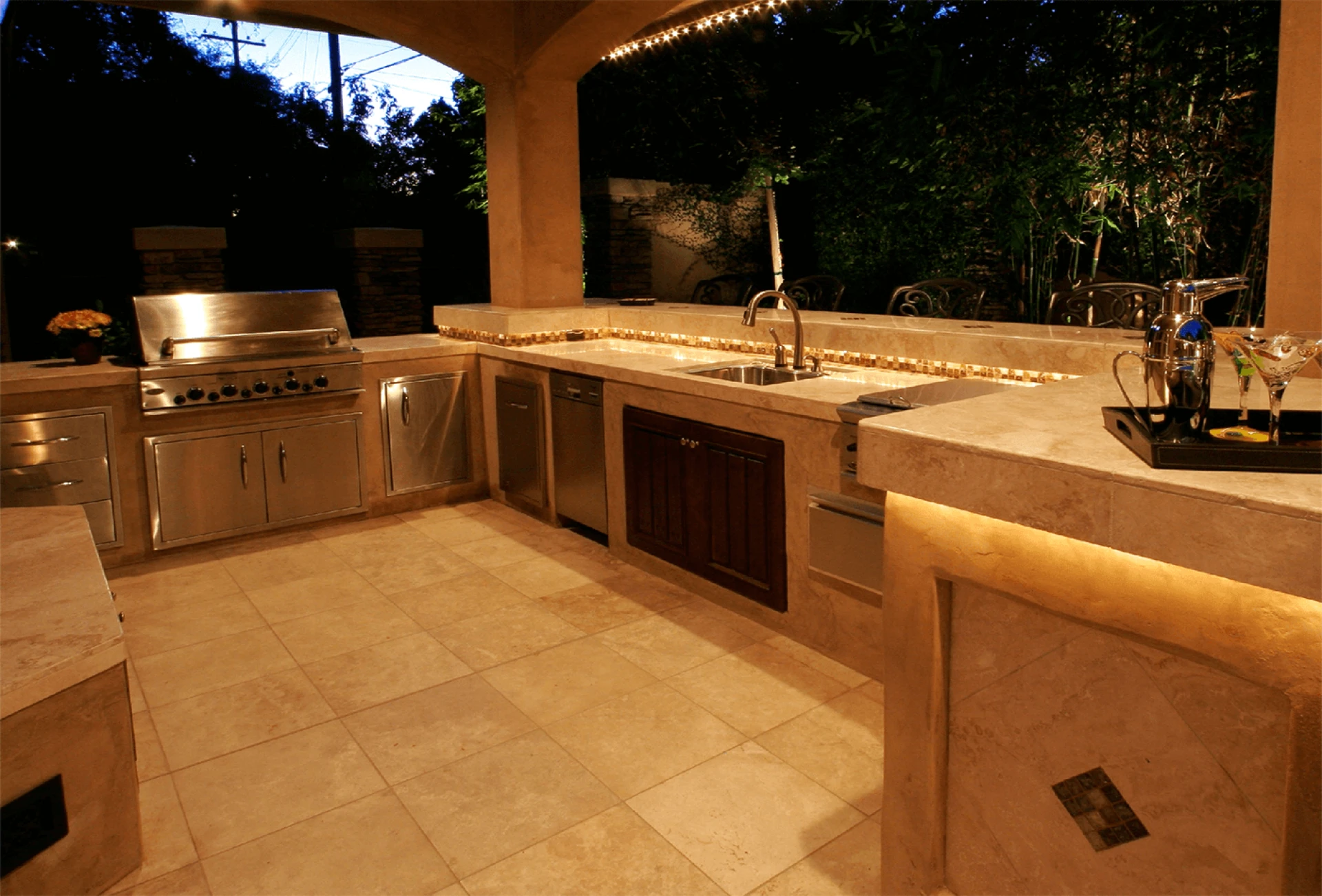 outdoor kitchen