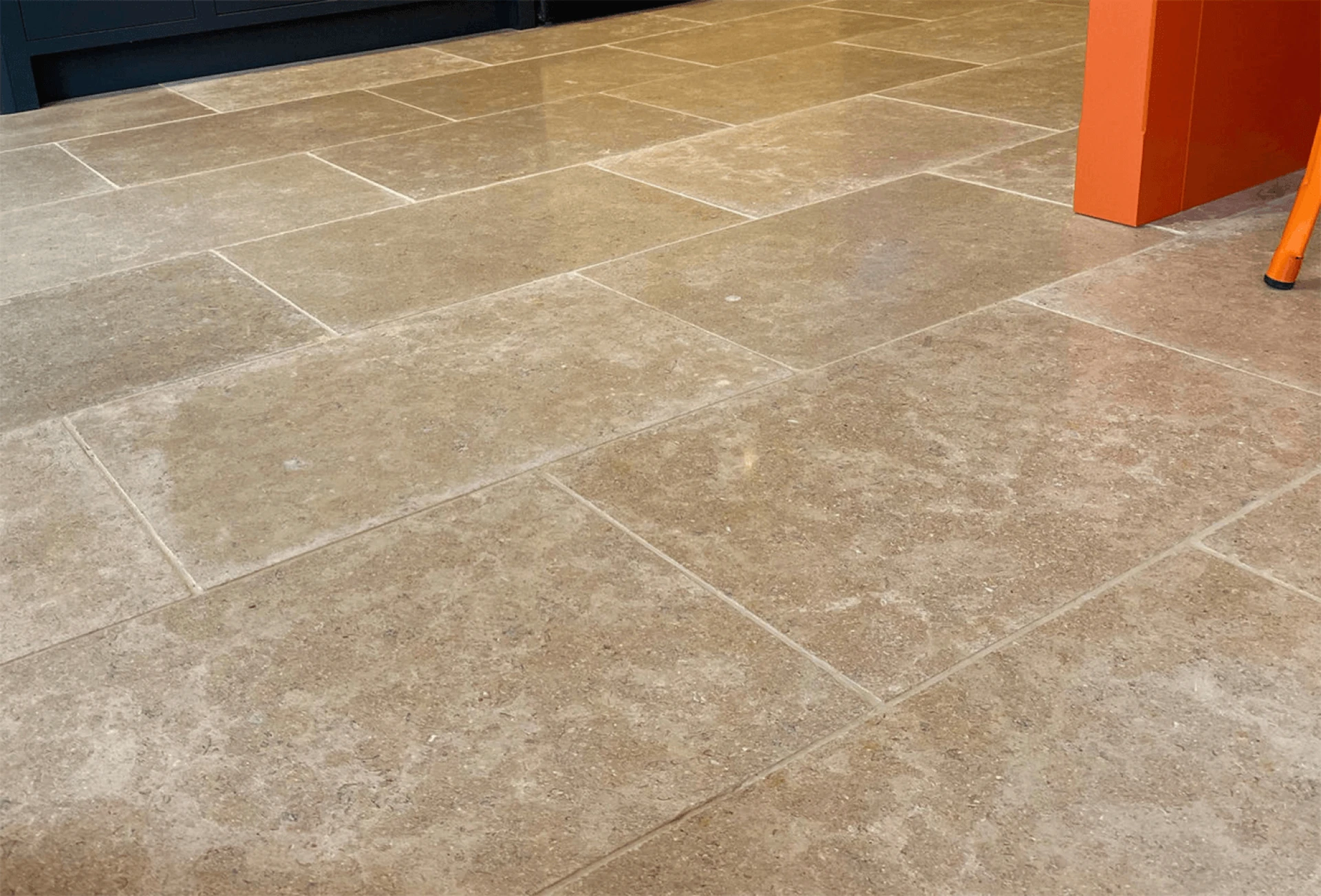 Tumbled finish of lime stone