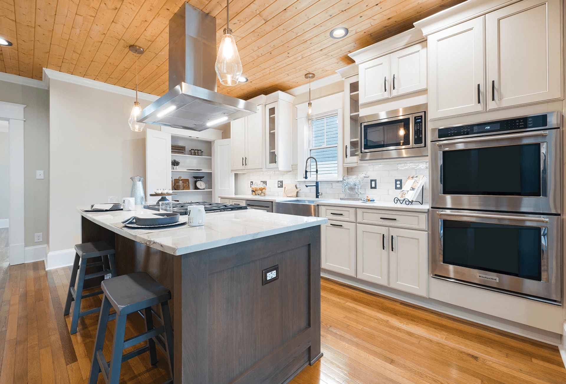 two-toned kitchen