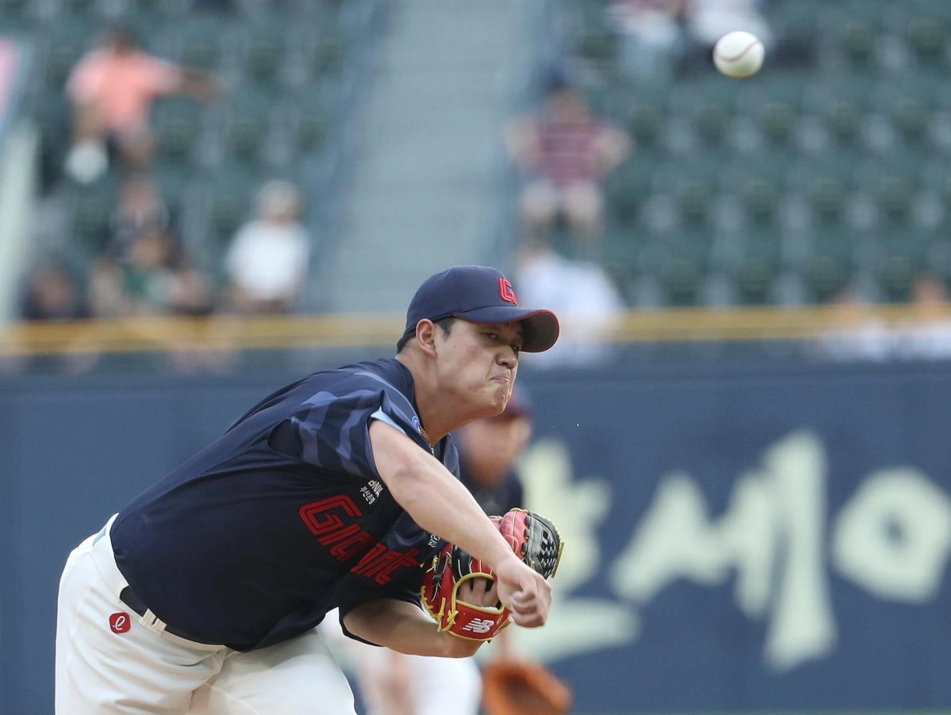 Lotte Giants right-handed pitcher Na Gyun-an. /News 1