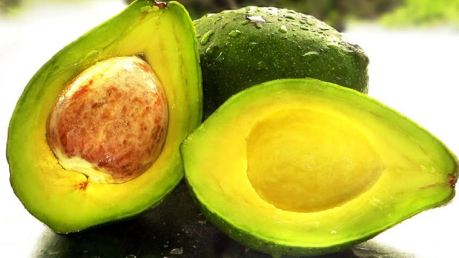 Buah Alpukat Kandungan Kimia dan Khasiat Kegunaannya - Ulya Days