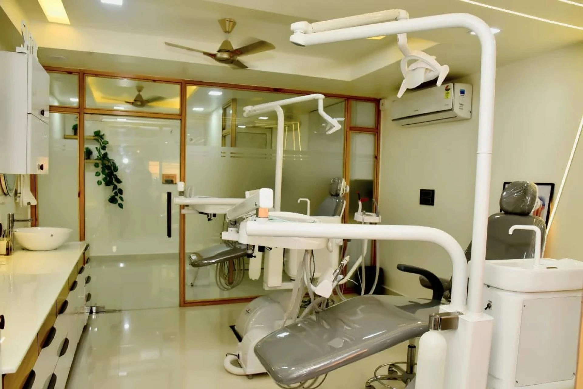 How to Choose the Best Dental Clinic in Bhopal for Care