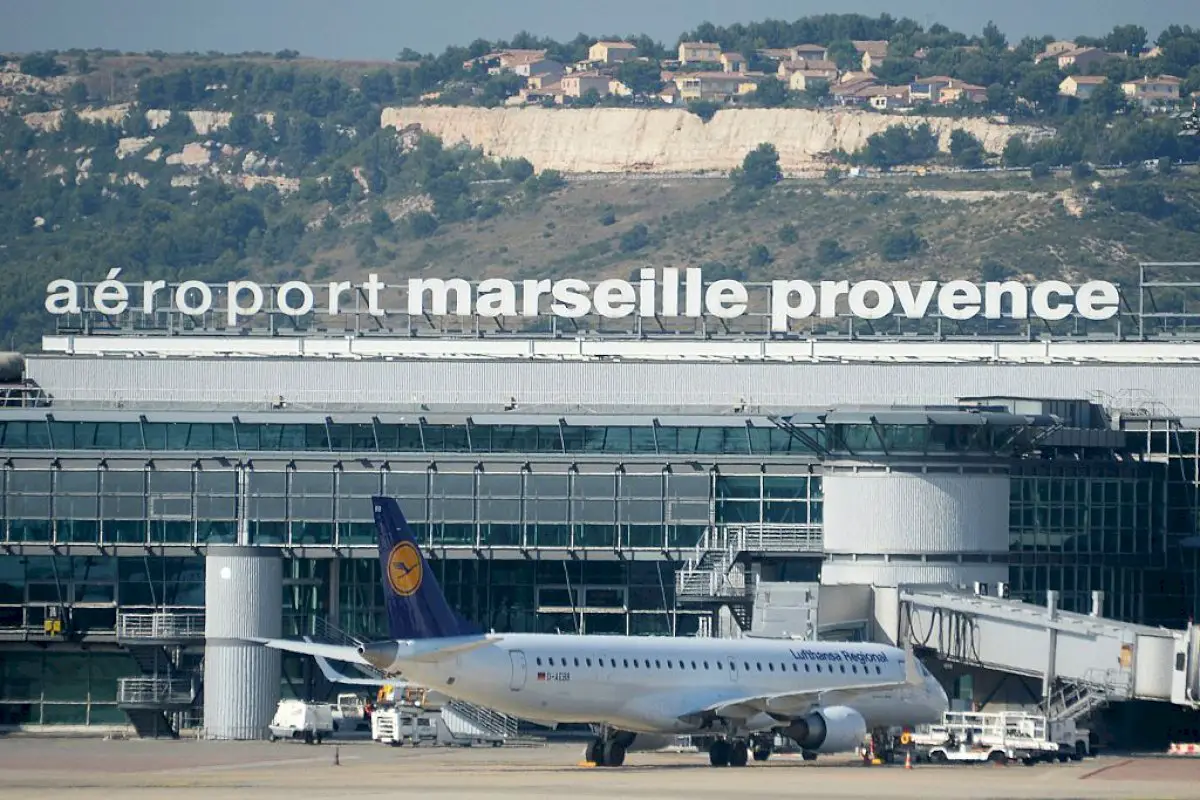 french-police-intercept-private-jet-for-breaking-coronavirus-lockdown-rules