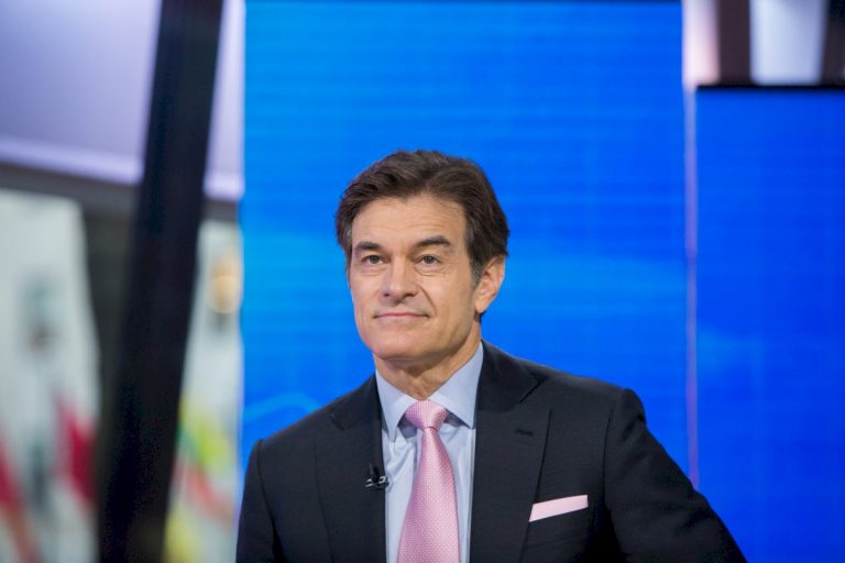 ‘I Misspoke,’ Says Dr. Oz After Appearing to Argue Reopening Schools Could Justify Rise in Coronavirus Deaths