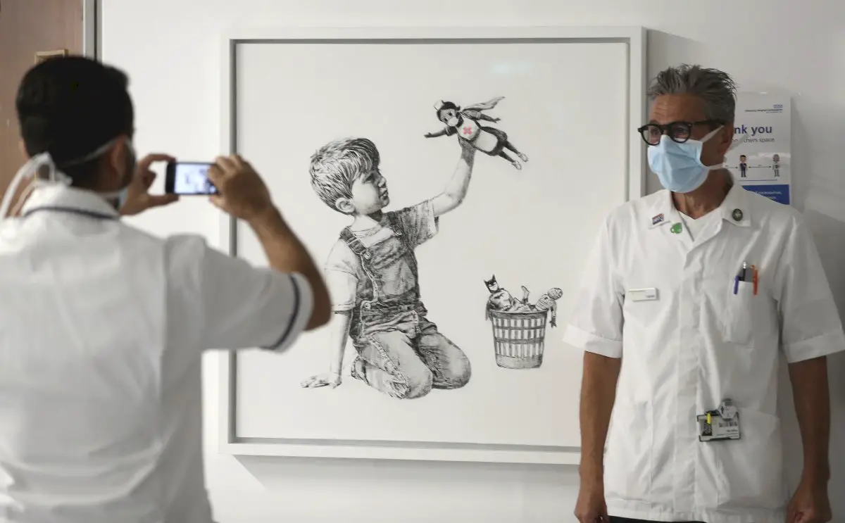 new-banksy-artwork-unveiled-at-uk.-hospital,-pays-tribute-to-health-workers