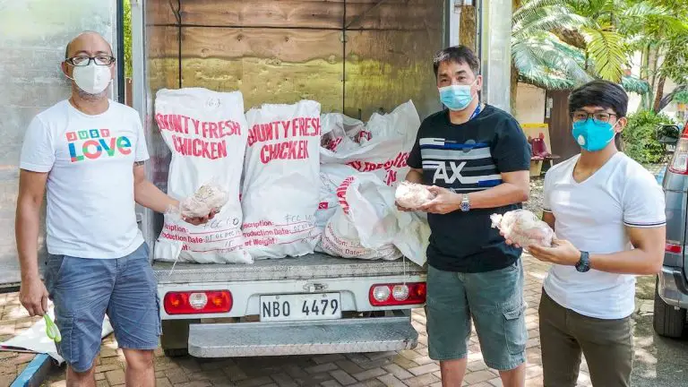 Bounty Donates 2,000 kgs Chicken to Feed Manila Zoo Animals