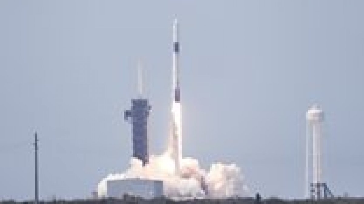 spacex-launch:-nasa-astronauts-blast-off-to-the-international-space-station