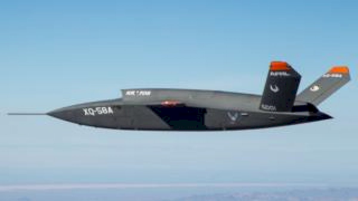 combat-drone-to-compete-against-piloted-plane