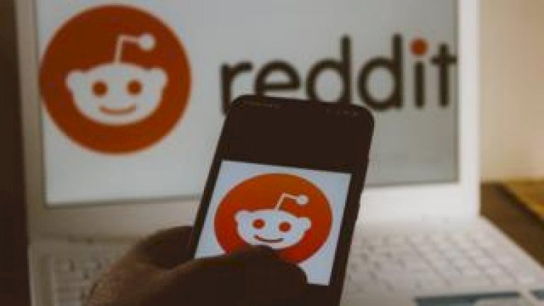 Reddit Ireland turns off at midnight to stop racist trolls