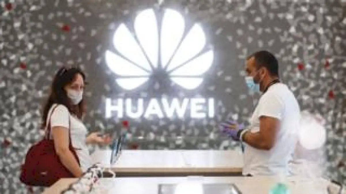 trump-administration-claims-huawei-‘backed-by-chinese-military’