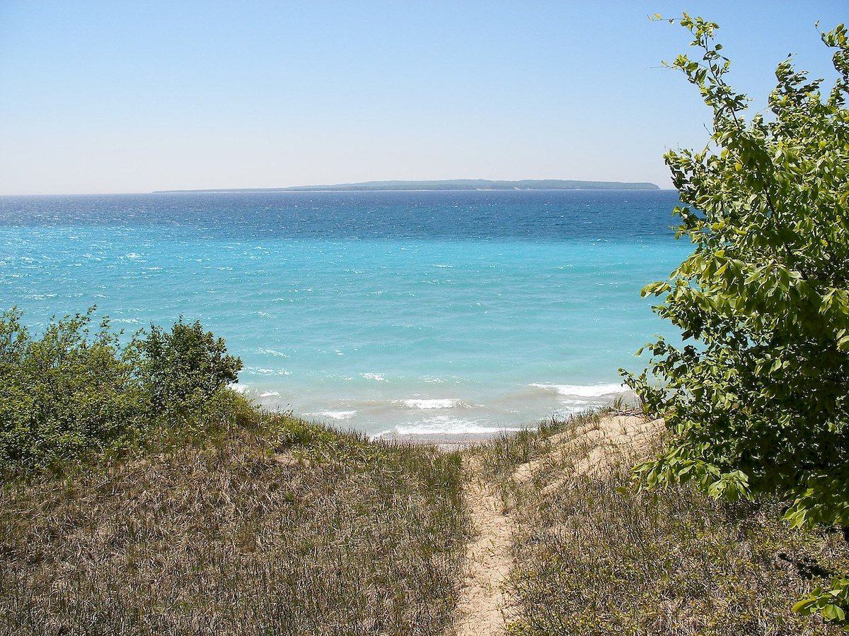 12-of-the-best-beaches-in-michigan