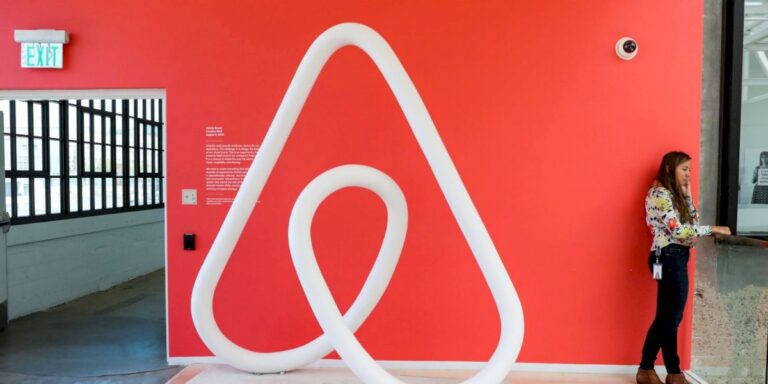 Airbnb confidentially files for IPO