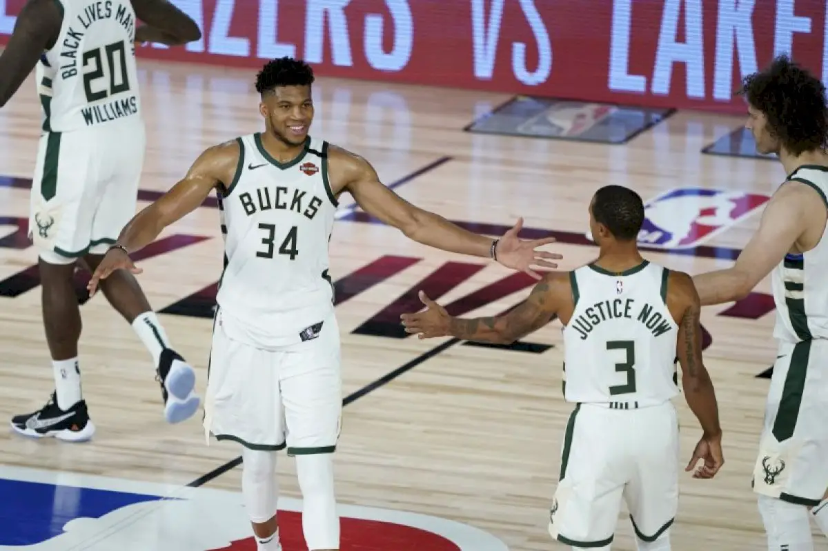 nba-roundup:-bucks-pound-magic,-even-series