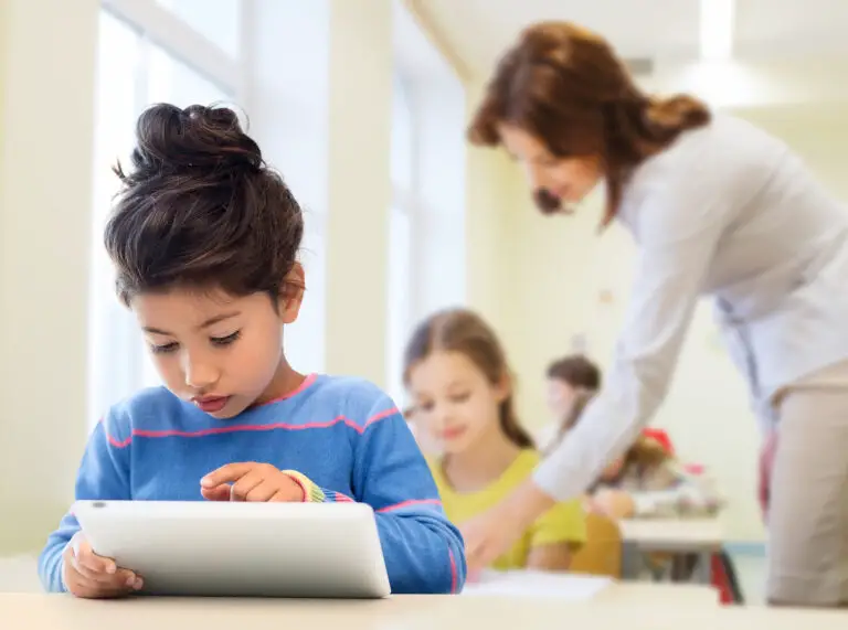 Enhance Blended Learning with Reading Programs for Schools