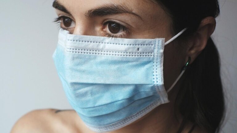 Role of Fashion Industry in Manufacturing Face Masks