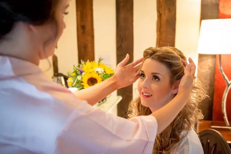 Choosing the right Wedding Hair Style For your Massive Day