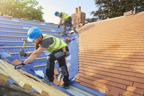 5 Things to Consider When Choosing the Right Roofing Company