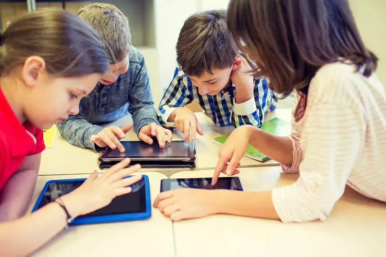 5 Gadgets that every school should install in its classrooms