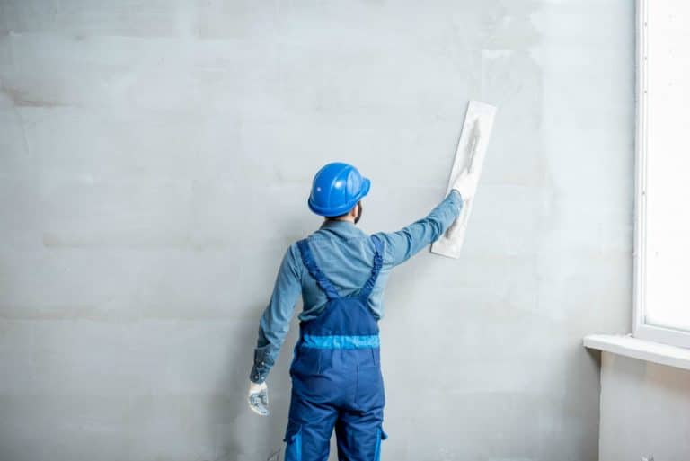 Advantages And Disadvantages Of Using Plaster On the Walls