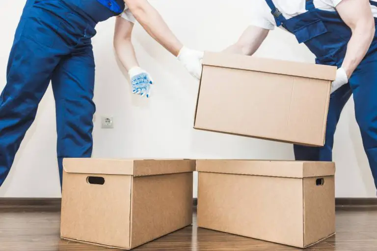 What are the services offered by movers & packers in Bradford?